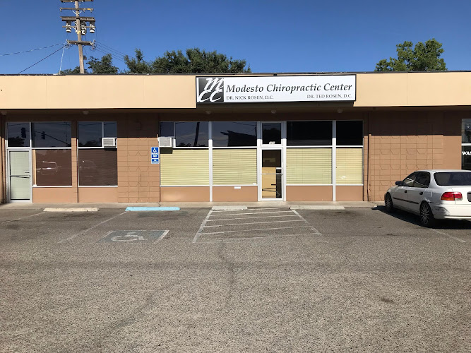 médicos quiroprácticos